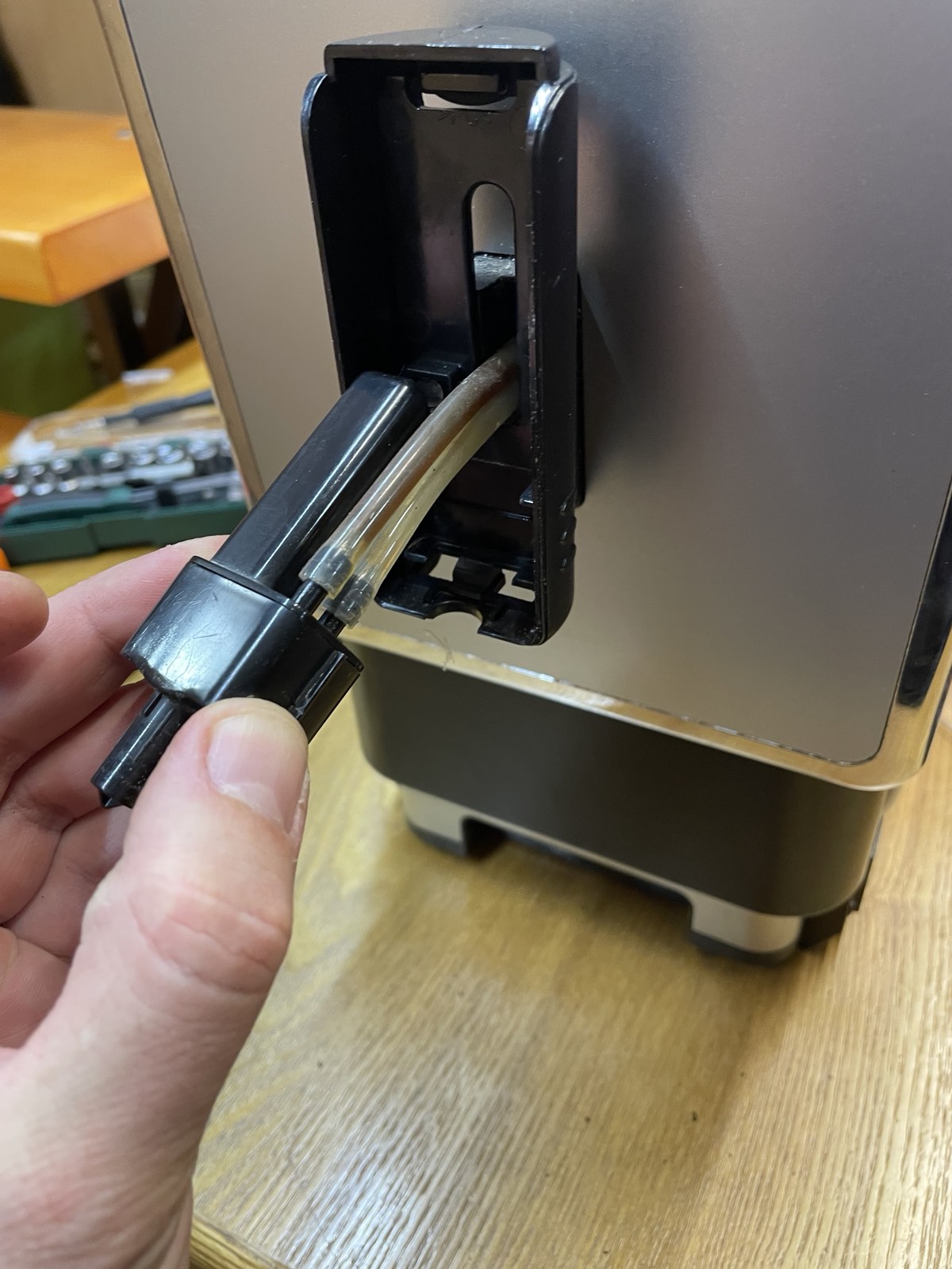 Tchibo Esperto kifolyócső tisztítás